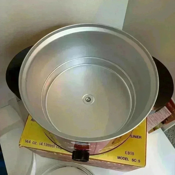 New in box! 1977 Sunbeam Heritage Pot 4 L slow cooker model SC-5 - Picture 5 of 12